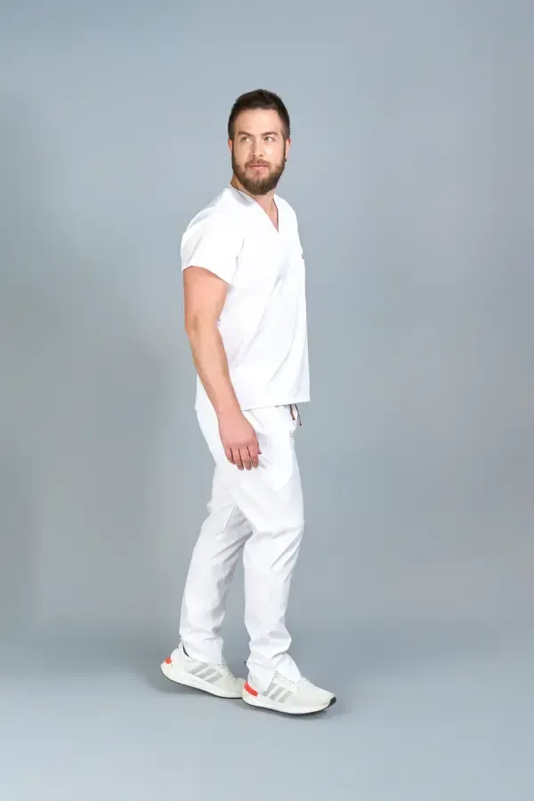 UNIFORME-ATHLETIC-PARA-HOMBRE-WHITE-1-600x900.webp