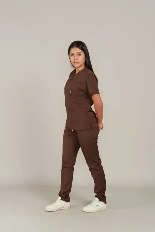 Uniforme Mujer Café Athletic